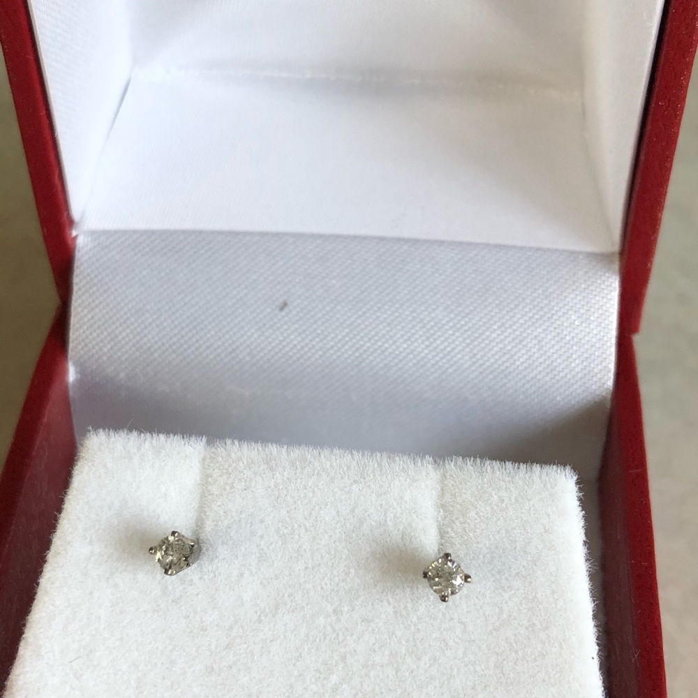 COPY - COPY - Diamonds stud earrings